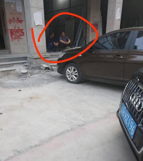 重庆彭水多名干部放高利贷暴力催债,造假抢占房产