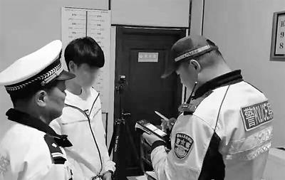 石家庄:在逃嫌疑人无证驾驶套牌车疯狂闯卡