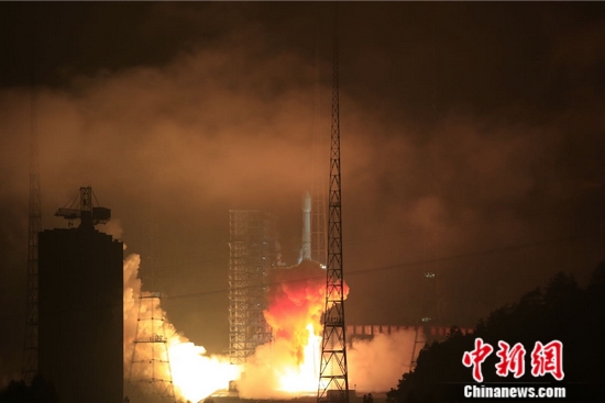 4日0时06分西昌卫星发射中心用长征三号乙运载火箭,成功将亚太6C卫星(APSTAR-6C)送入太空预定轨道。长城公司 供图 中国在西昌成功发射亚太6C卫星