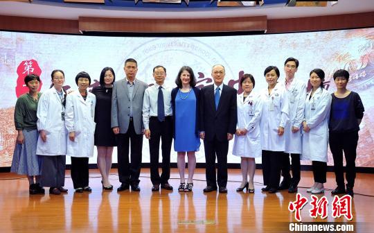 “仁济医院院史论坛”是中国首个、也是唯一一个由医院主办的专业类院史论坛,至今已举办两届。 芊烨 摄 海内外医学史专家上海诠释中国西医的摇篮“仁术济世”内涵