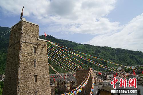 映秀新镇一角。记者 宋宇晟 摄 汶川地震灾区这十年:从重建到“重生”